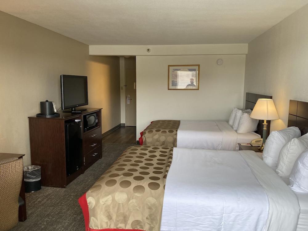 מלון Ramada By Wyndham Albuquerque Midtown מראה חיצוני תמונה