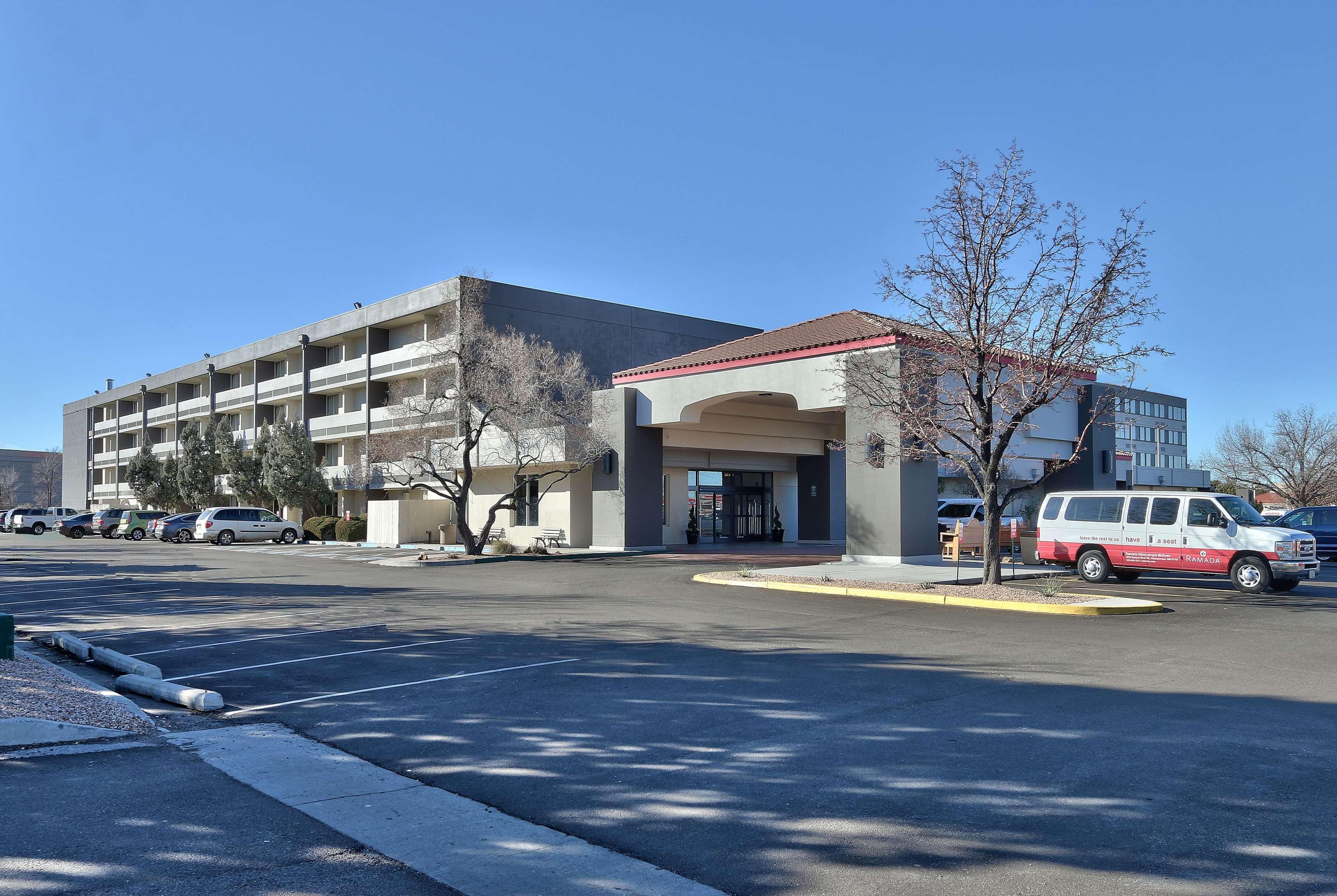 מלון Ramada By Wyndham Albuquerque Midtown מראה חיצוני תמונה