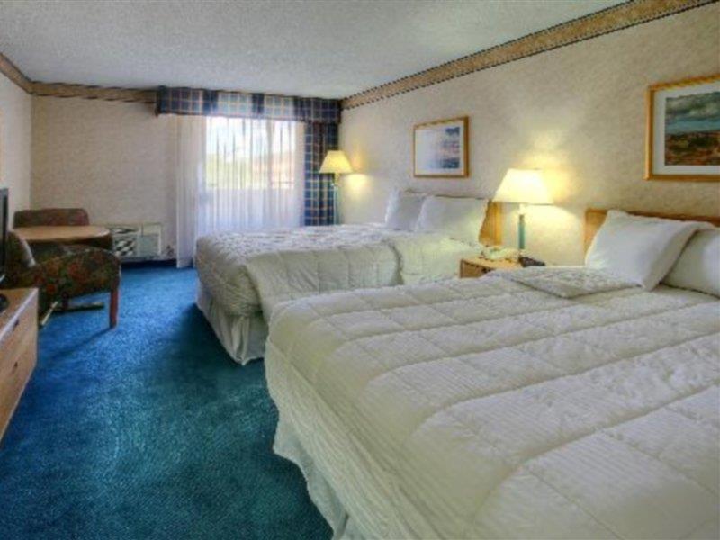 מלון Ramada By Wyndham Albuquerque Midtown מראה חיצוני תמונה
