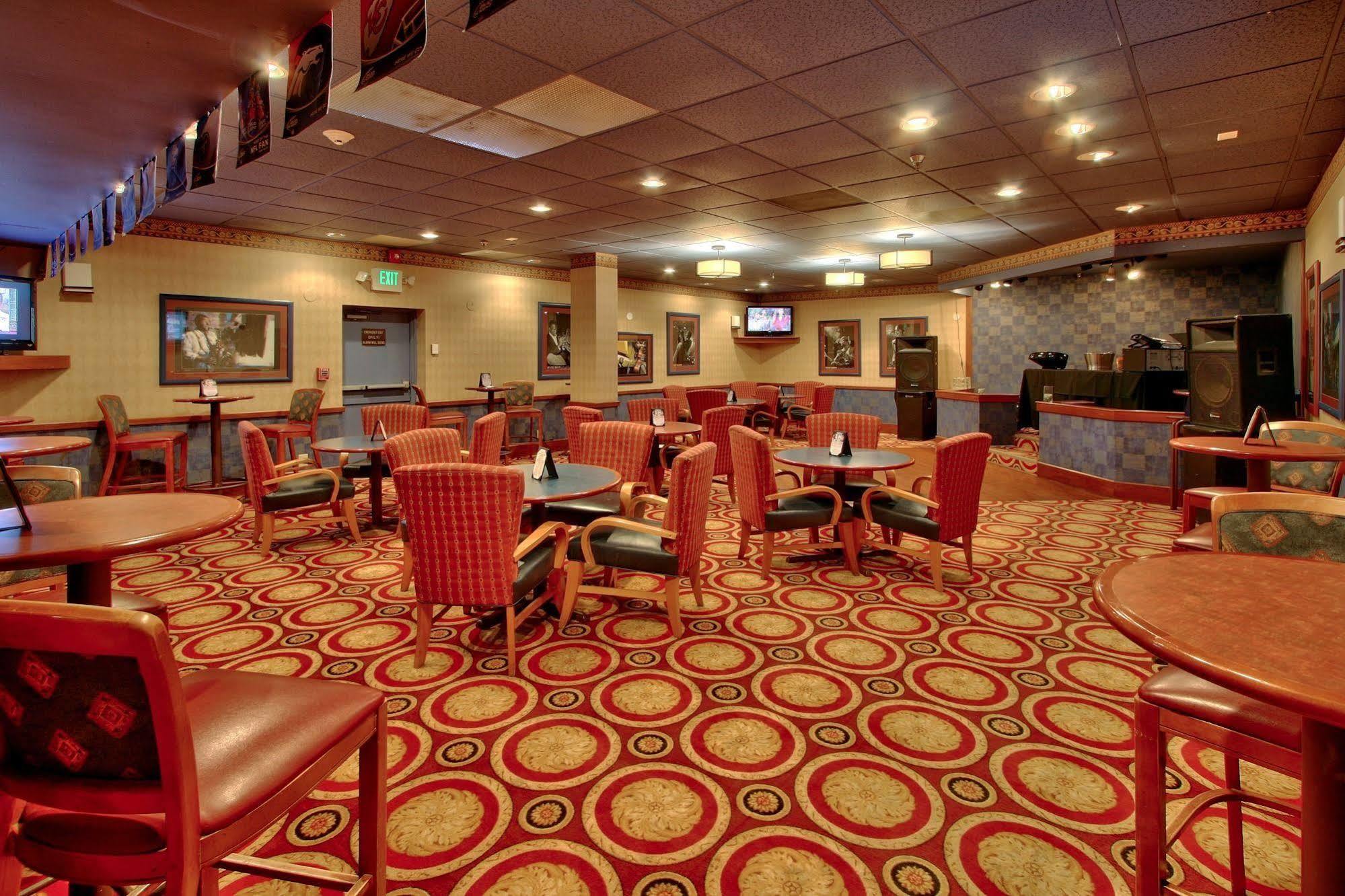מלון Ramada By Wyndham Albuquerque Midtown מראה חיצוני תמונה